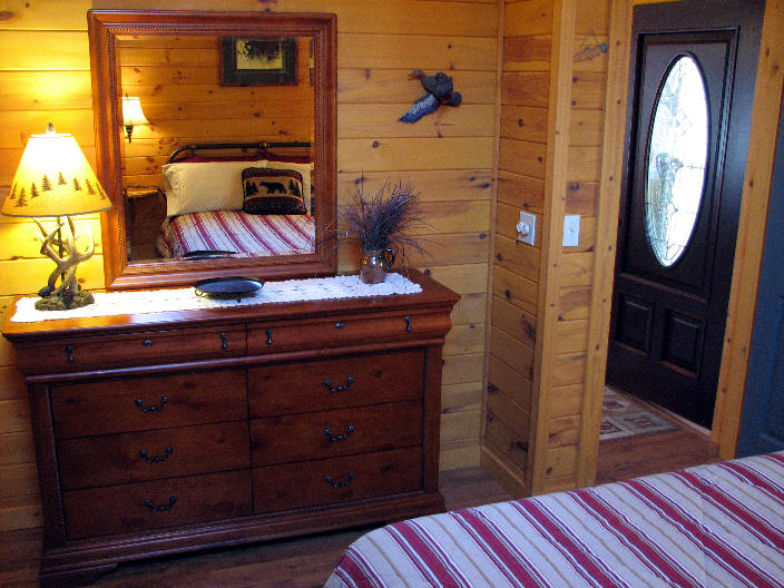 cabinbedroom.jpg